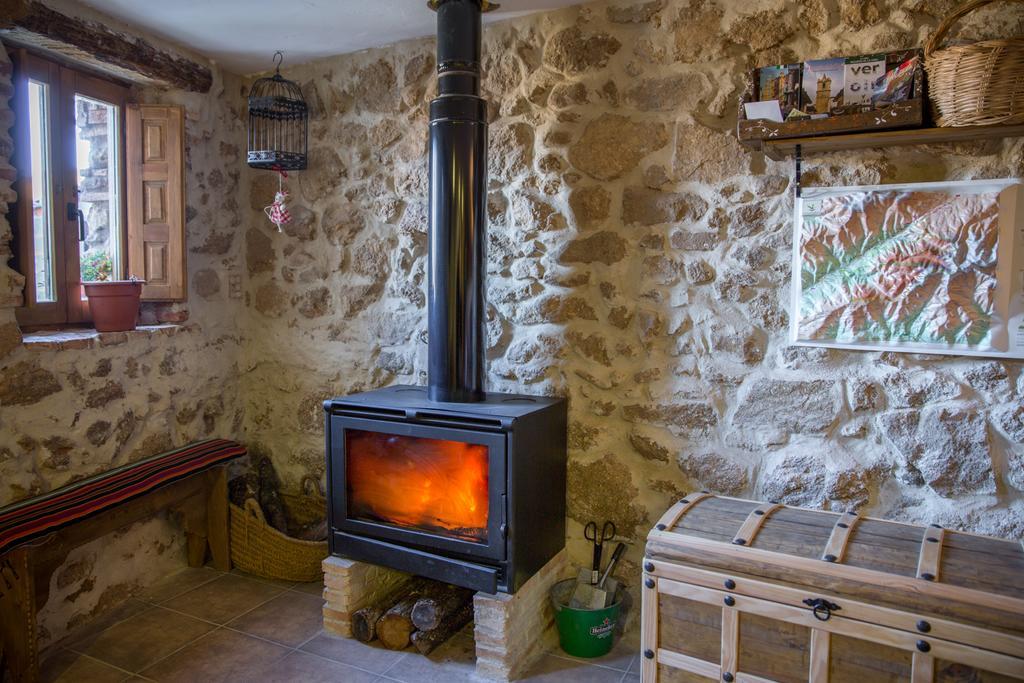 El Pajar De Tia Maria Guest House Casas del Castanar Room photo